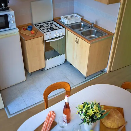 Anna Apartment *